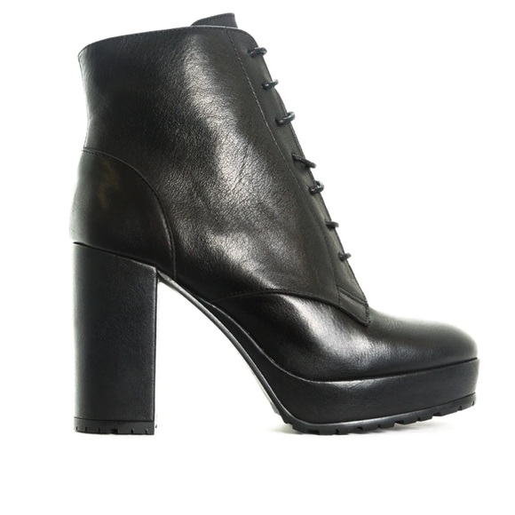 L’intervalle Fergy Black Leather Heeled Lace Up Ankle Boots - Picture 2 of 9